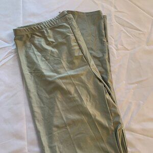 Ofenti Leggings Silver Size 2XL NWT